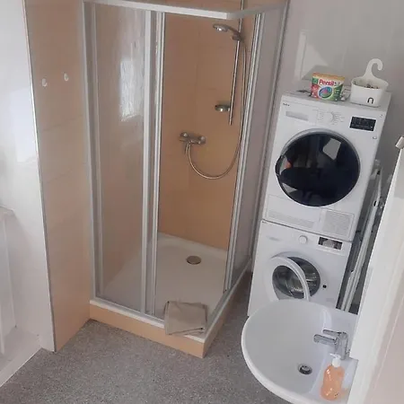 Eg Links Penzini Monteurzimmer A Durlach Fuer 6 Personen Karlsruhe
